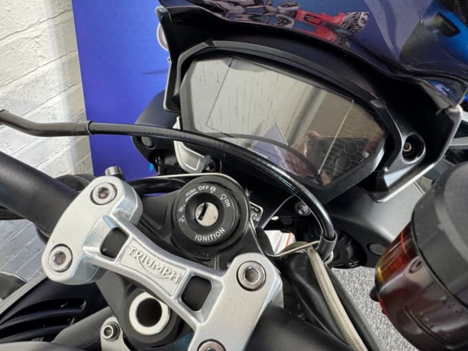 2025 Triumph Street Triple 765