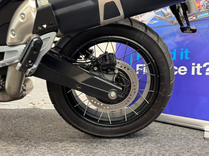 2025 Moto Guzzi V85