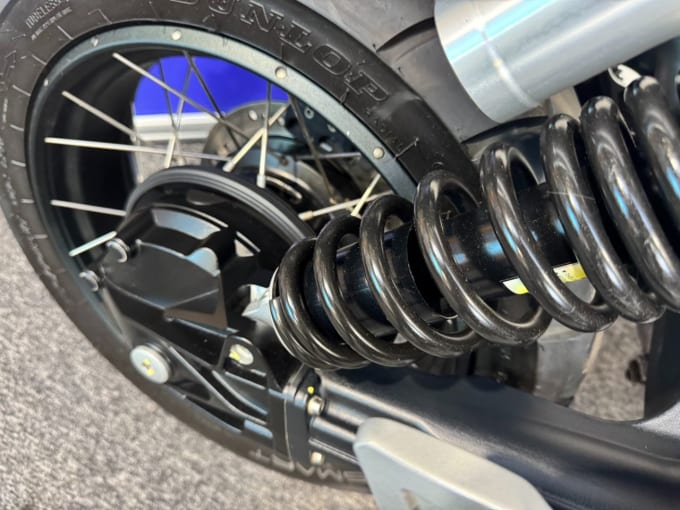 2025 Moto Guzzi V85