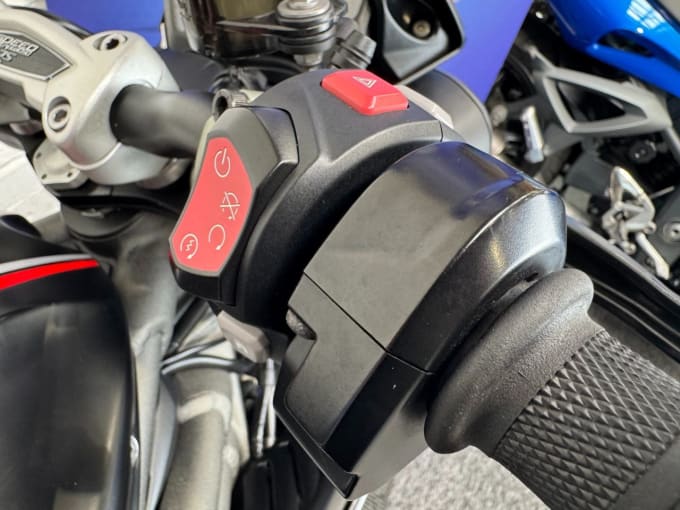 2025 Triumph Speed Triple 1050