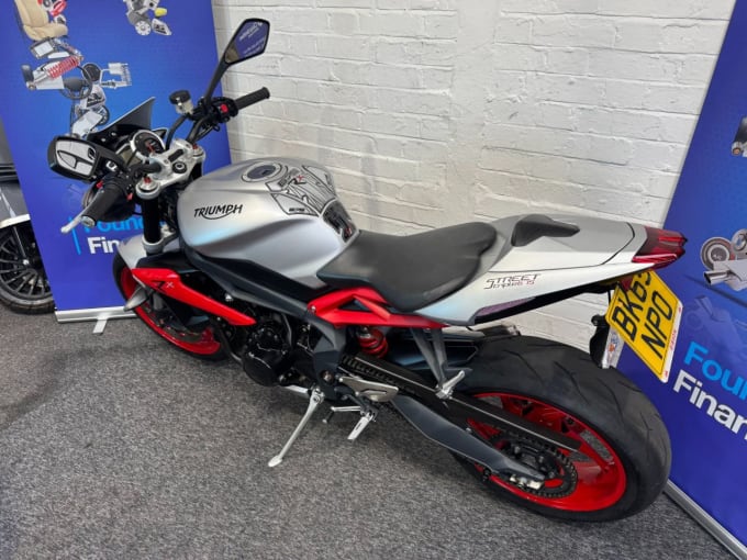 2025 Triumph Street Triple 675