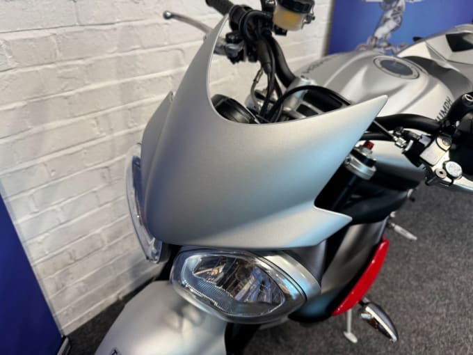 2025 Triumph Street Triple 675