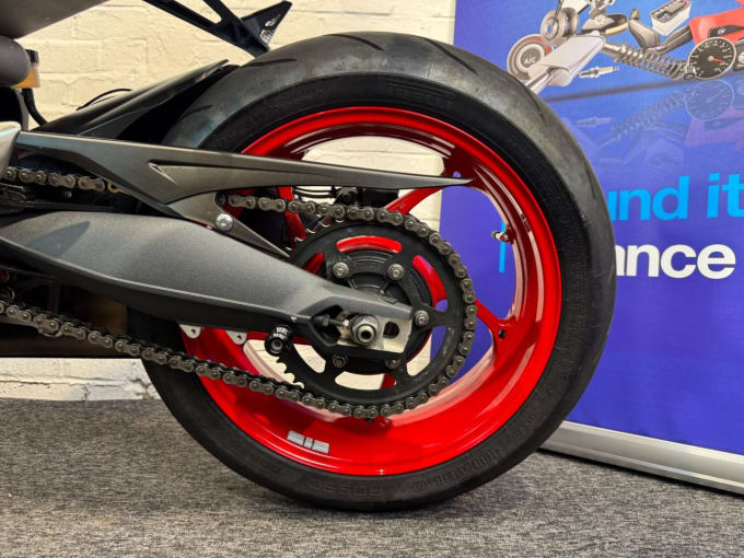 2025 Triumph Street Triple 675