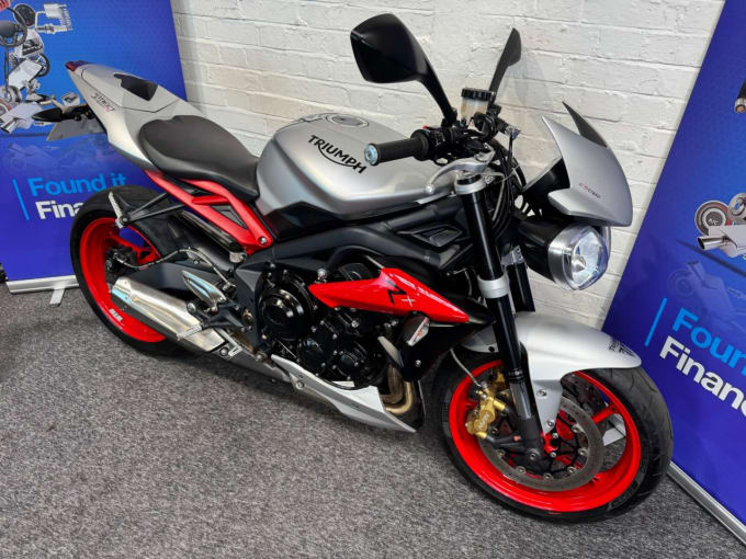 2025 Triumph Street Triple 675