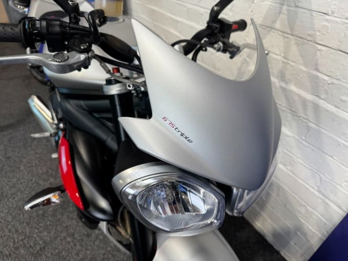 2025 Triumph Street Triple 675