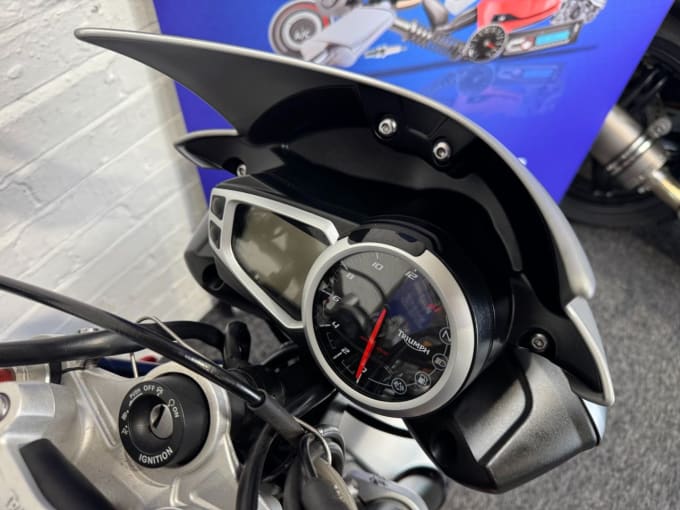 2025 Triumph Street Triple 675