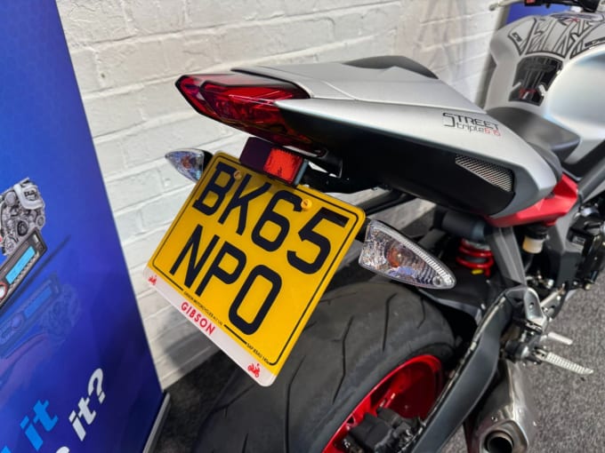 2025 Triumph Street Triple 675