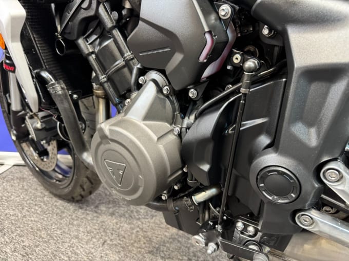 2025 Triumph Trident 660