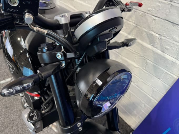 2025 Triumph Trident 660
