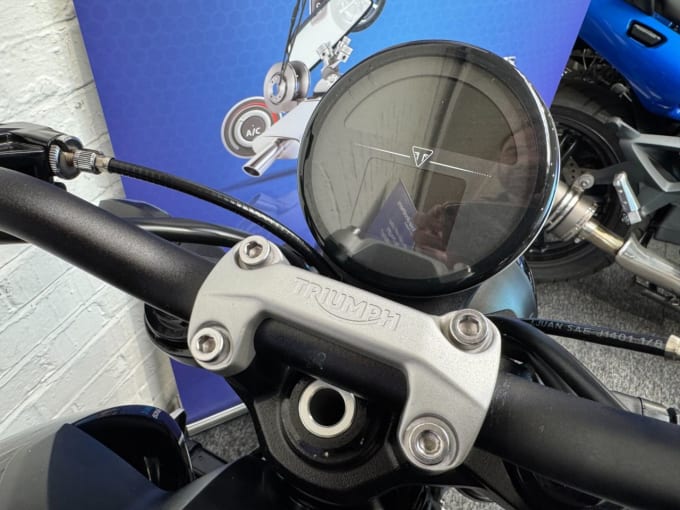 2025 Triumph Trident 660