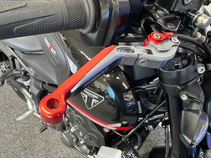 2025 Triumph Trident 660