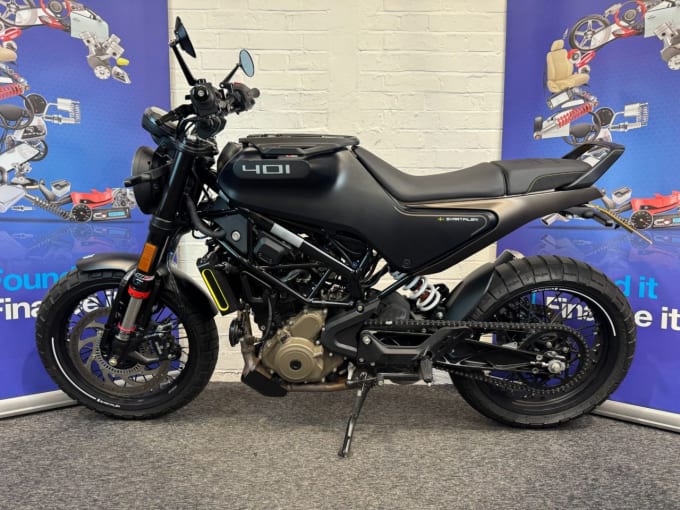 2025 Husqvarna Svartpilen 401