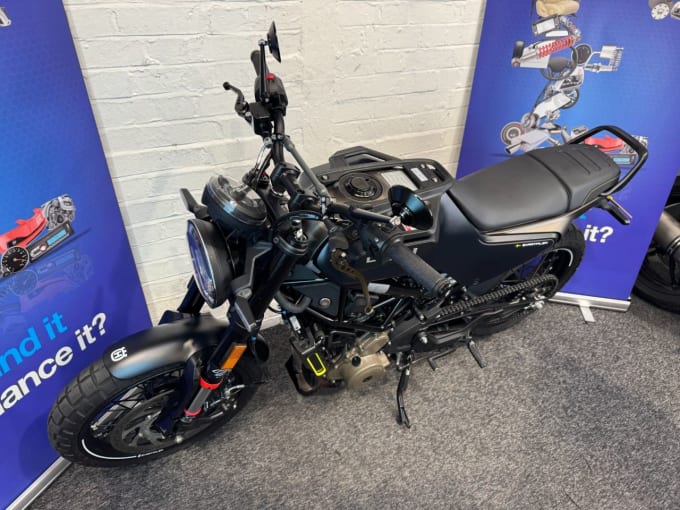 2025 Husqvarna Svartpilen 401