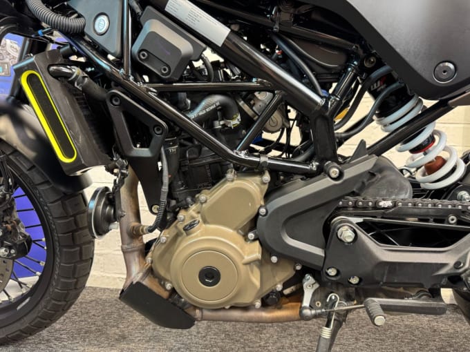 2025 Husqvarna Svartpilen 401