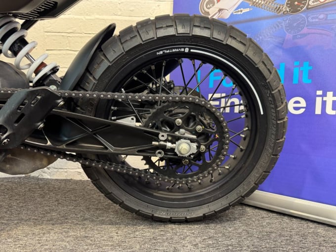 2025 Husqvarna Svartpilen 401