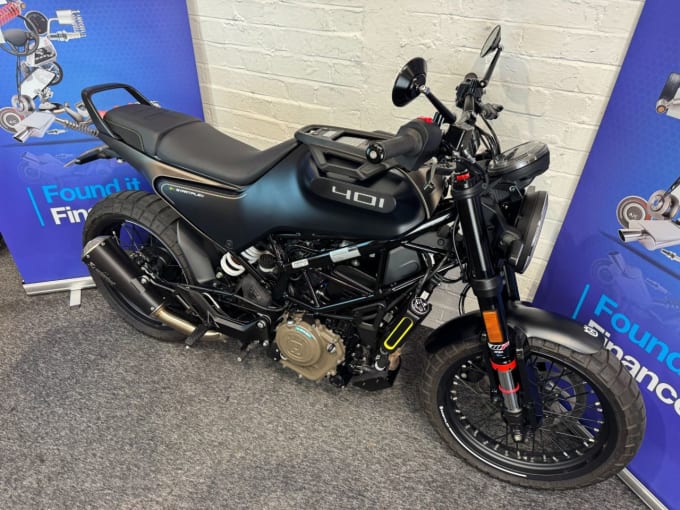 2025 Husqvarna Svartpilen 401
