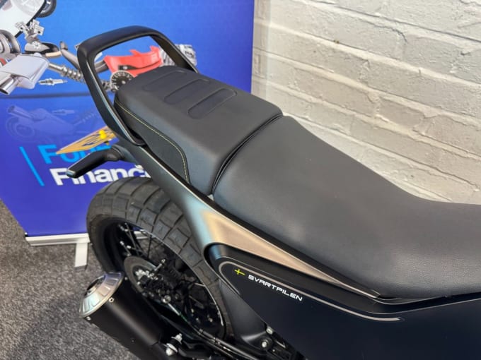 2025 Husqvarna Svartpilen 401