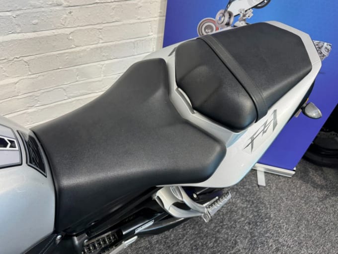 2025 Yamaha Fz1