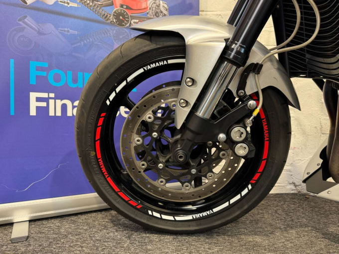 2025 Yamaha Fz1