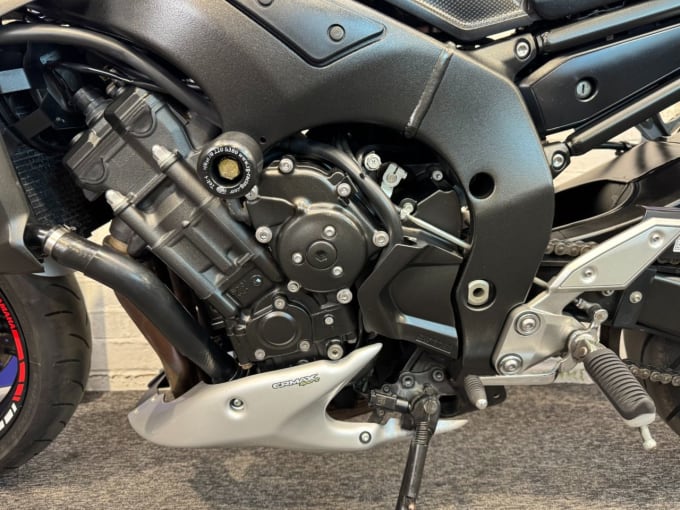 2025 Yamaha Fz1
