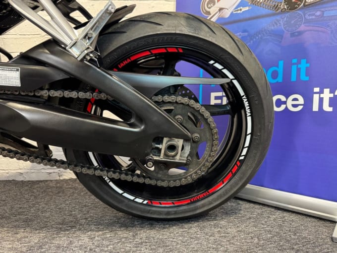 2025 Yamaha Fz1