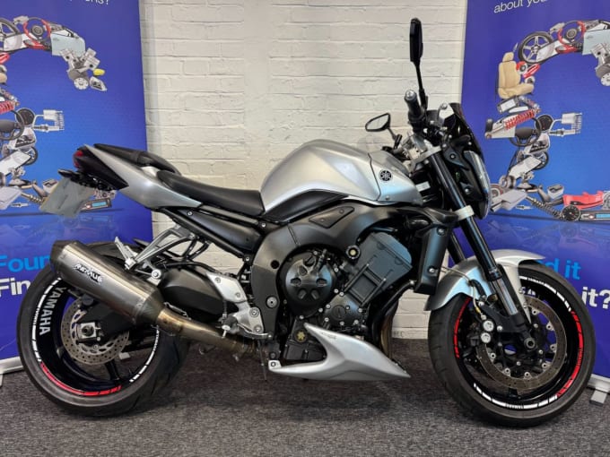 2025 Yamaha Fz1