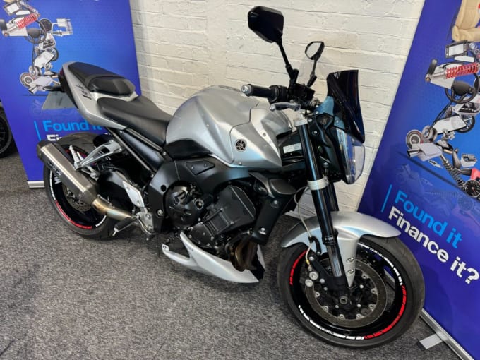 2025 Yamaha Fz1