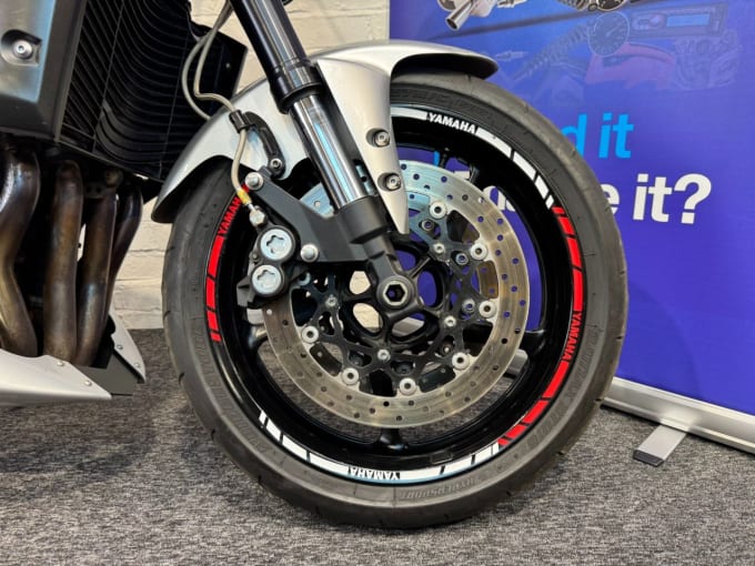 2025 Yamaha Fz1