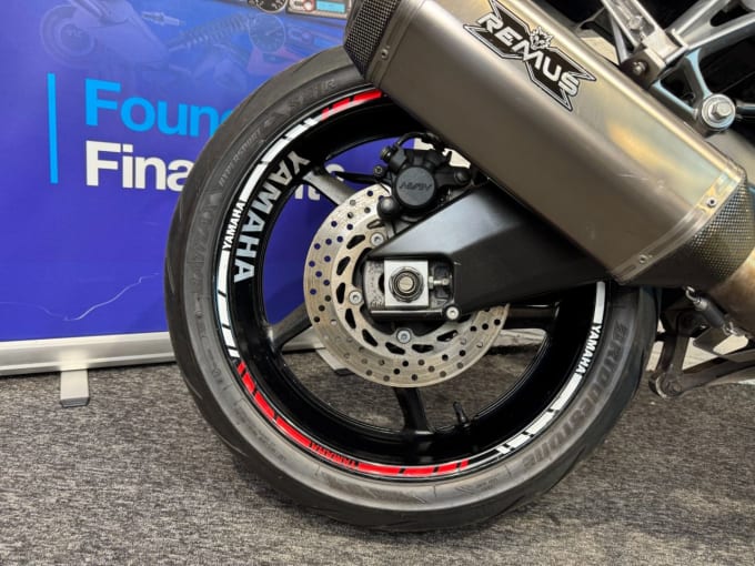 2025 Yamaha Fz1