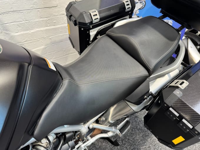 2025 Moto Guzzi Stelvio 1200