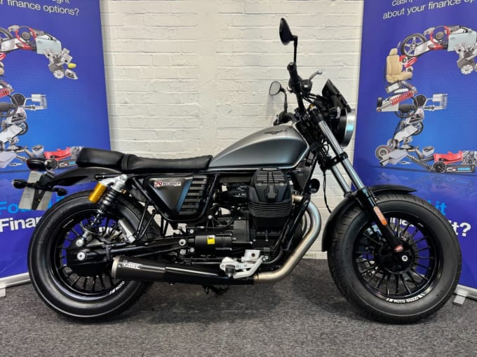 2025 Moto Guzzi V9 Bobber