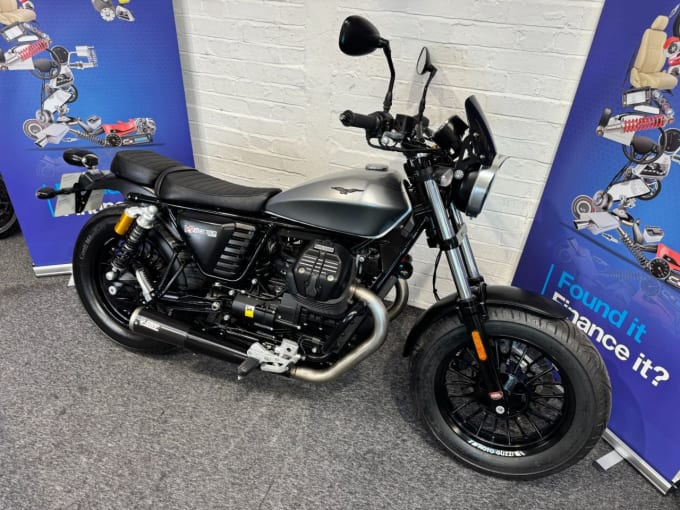 2025 Moto Guzzi V9 Bobber