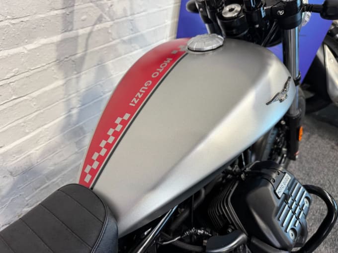 2025 Moto Guzzi V9 Bobber