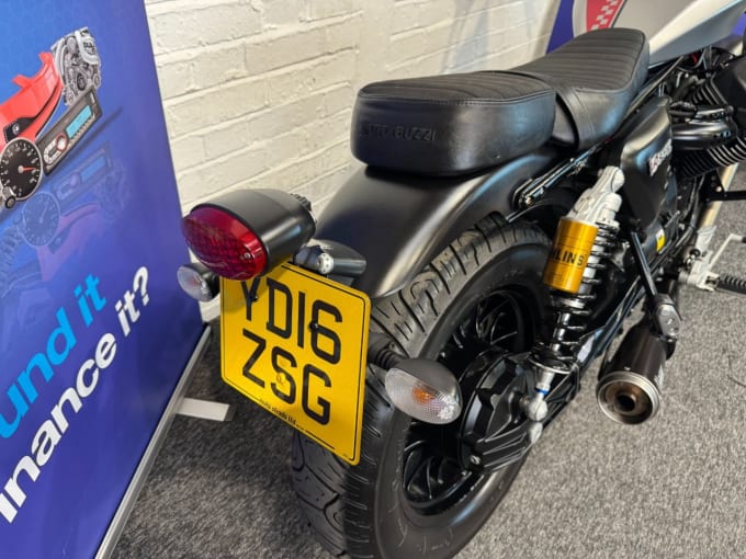 2025 Moto Guzzi V9 Bobber