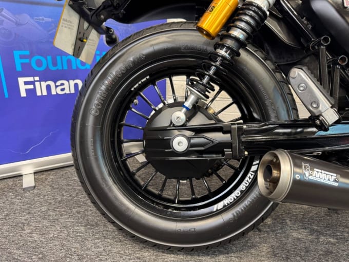2025 Moto Guzzi V9 Bobber