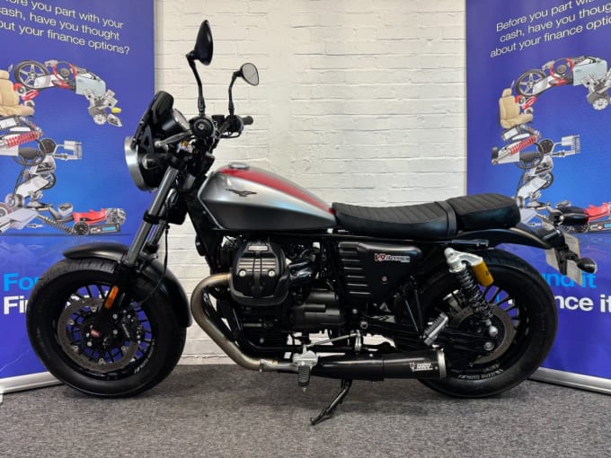 2025 Moto Guzzi V9 Bobber