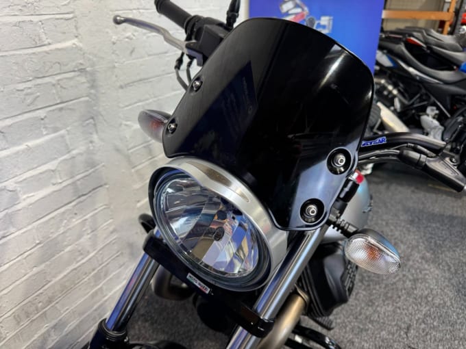 2025 Moto Guzzi V9 Bobber