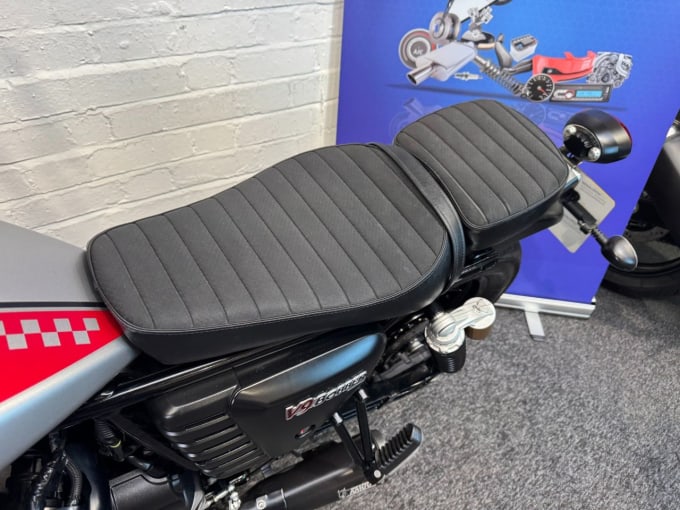 2025 Moto Guzzi V9 Bobber