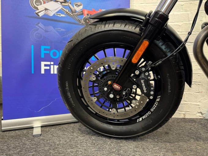 2025 Moto Guzzi V9 Bobber