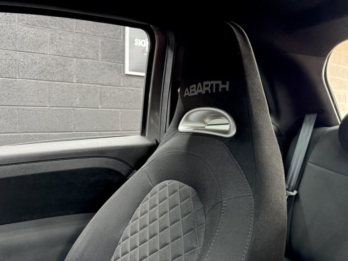 2025 Abarth 595