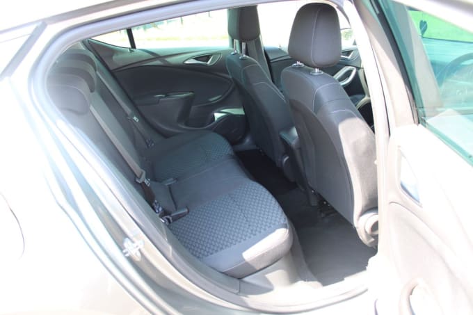 2025 Vauxhall Astra