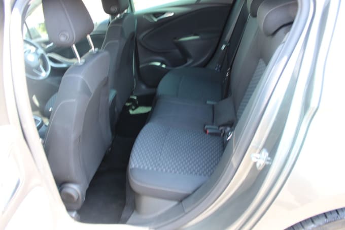 2025 Vauxhall Astra