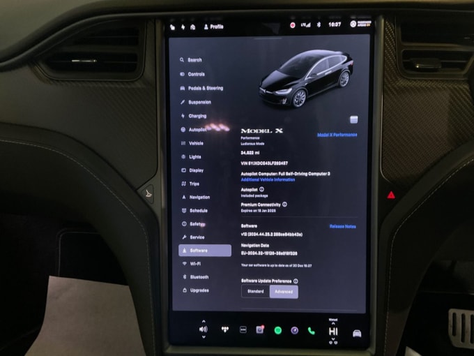 2025 Tesla Model X