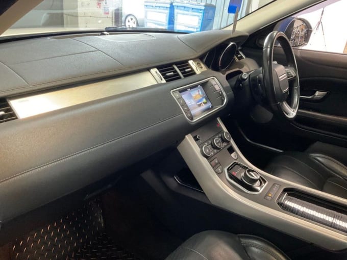2025 Land Rover Range Rover Evoque