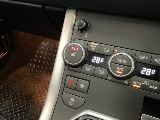 2025 Land Rover Range Rover Evoque