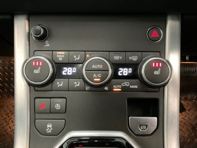 2025 Land Rover Range Rover Evoque