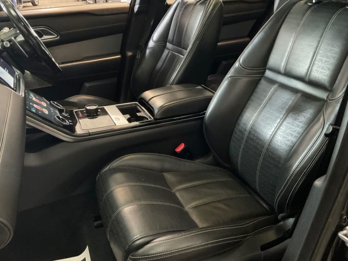 2025 Land Rover Range Rover Velar