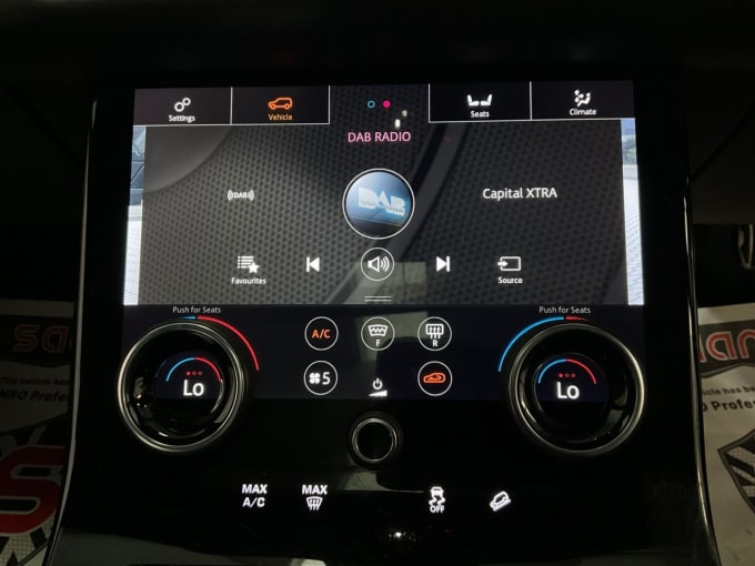 2025 Land Rover Range Rover Velar