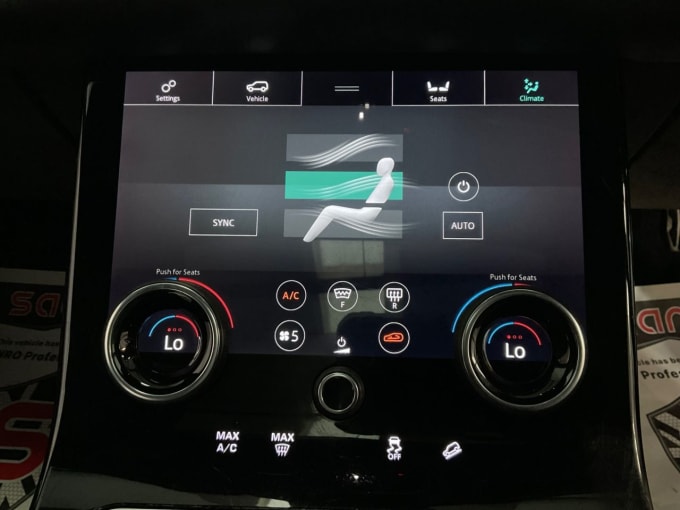 2025 Land Rover Range Rover Velar