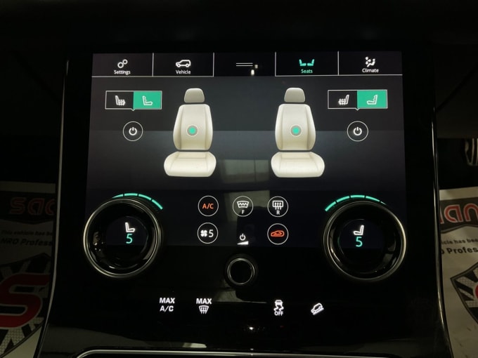 2025 Land Rover Range Rover Velar
